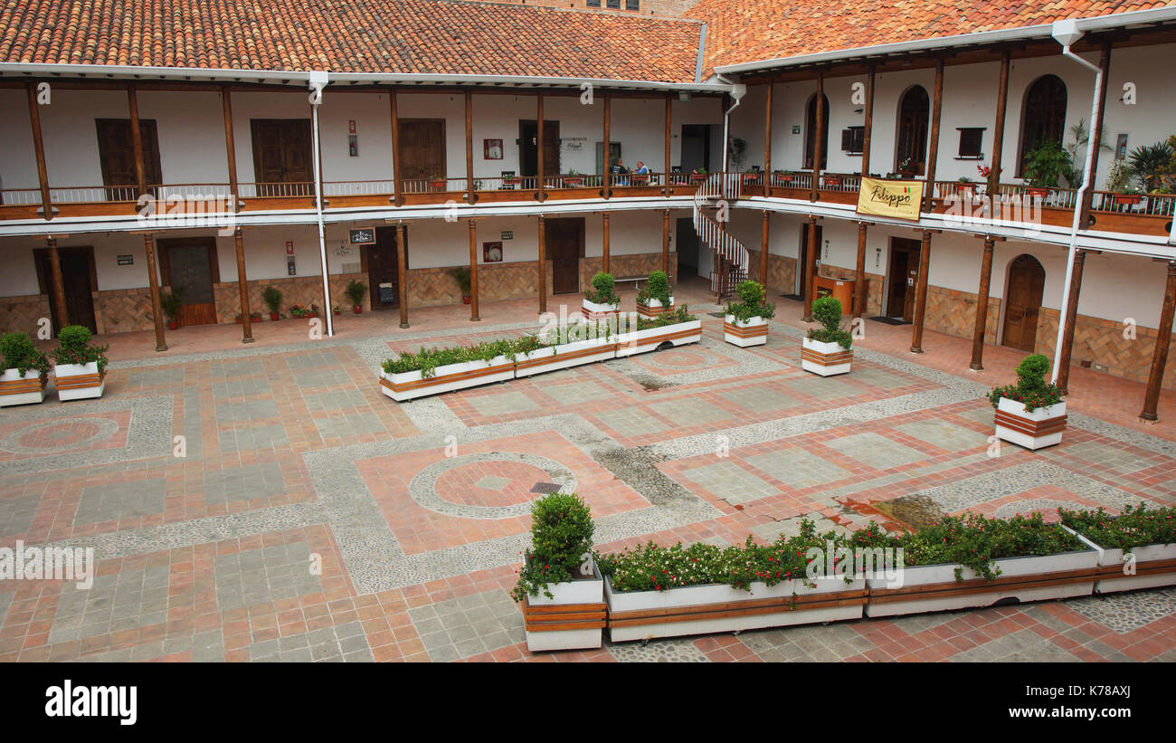 Vista interna del San Luis Seminary, situato di fronte al Parco Abdon Calderon Foto Stock
