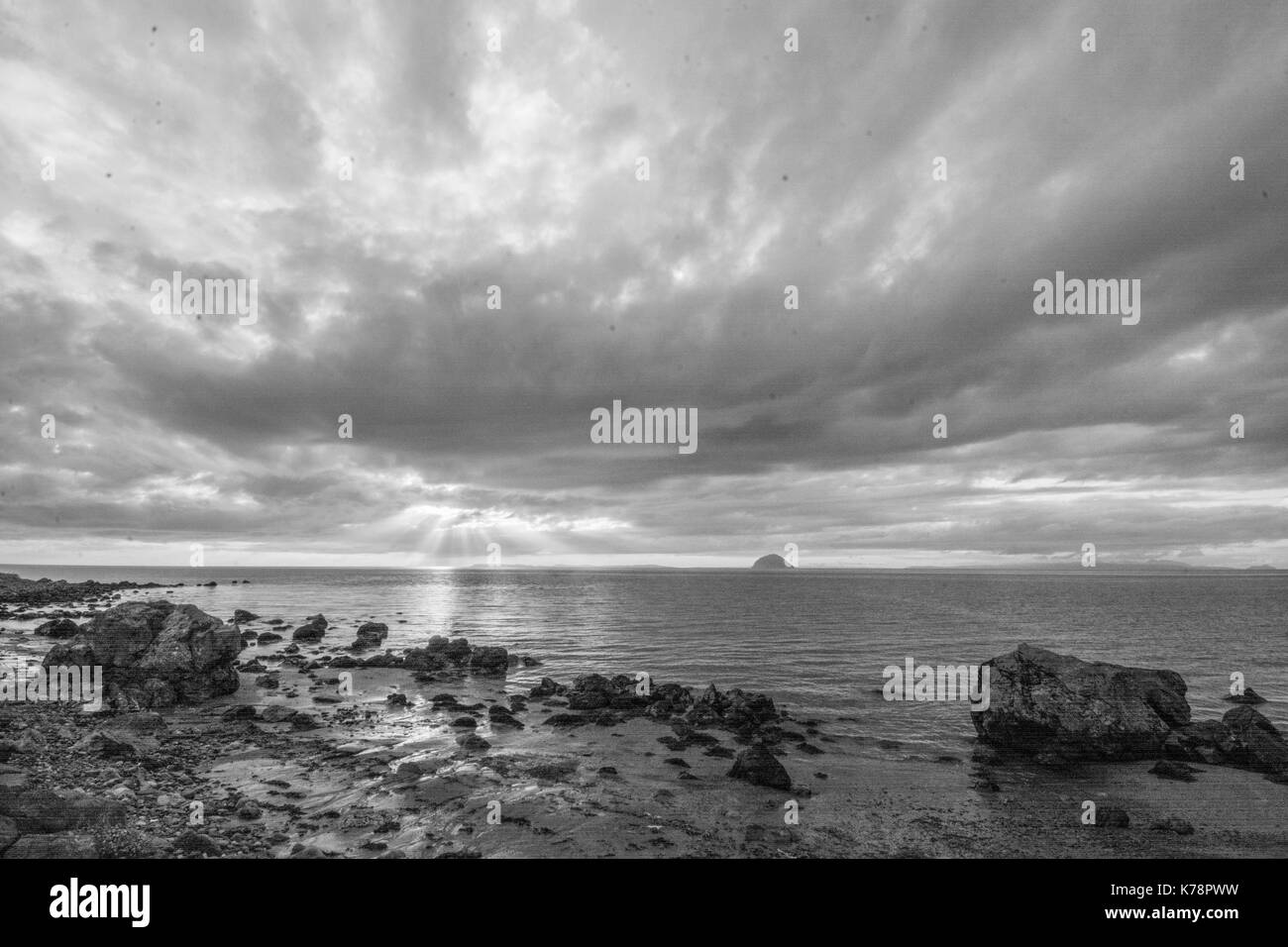 Seascape vedute della spiaggia e del mare a lendalfoot vicino a Girvan, SCOZIA Foto Stock