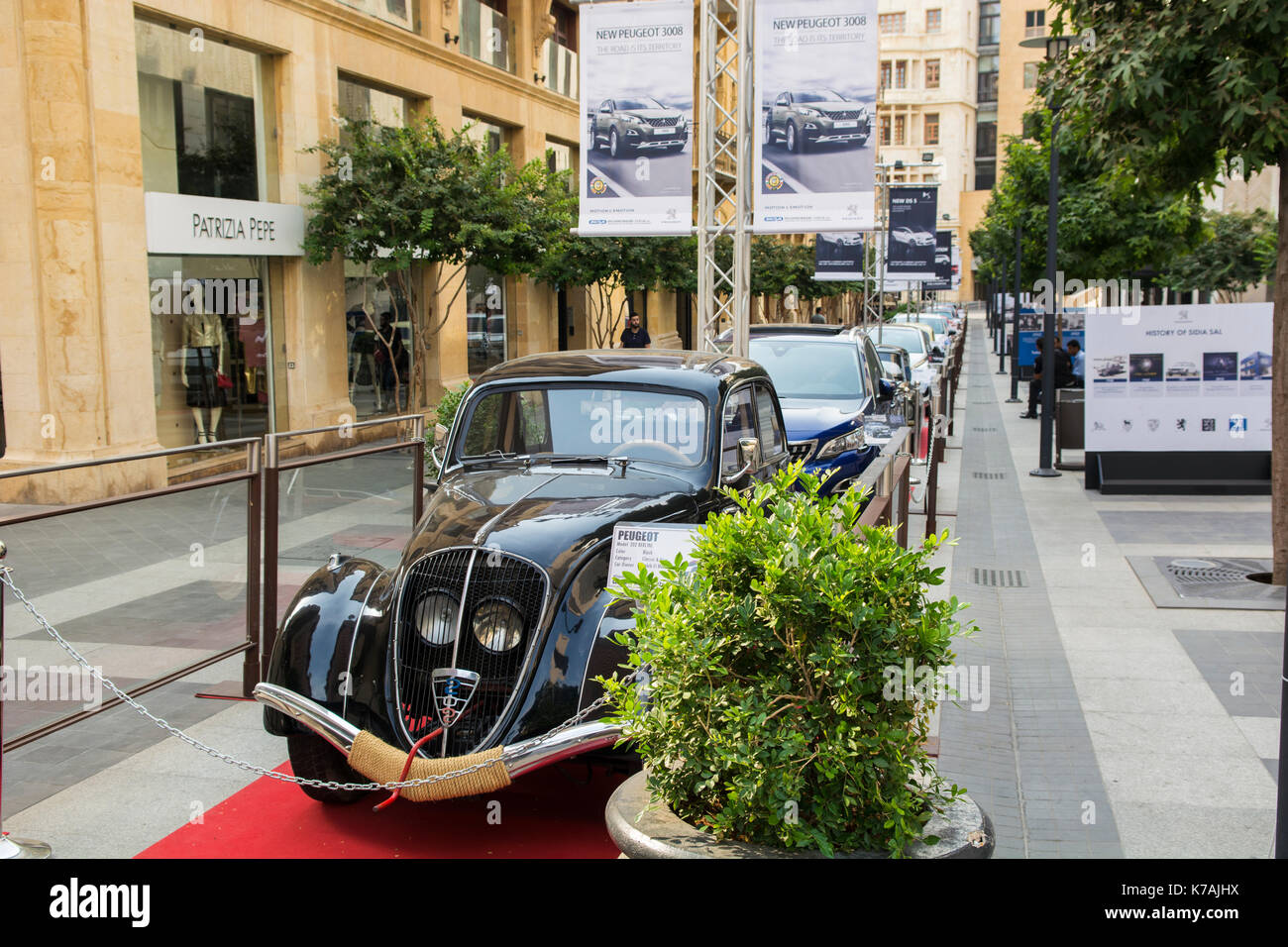 Beirut, Libano. Xv Sep, 2017. auto d'epoca sul display al classic car show a Beirut souks, Beirut Libano credito: mohamad itani/alamy live news Foto Stock