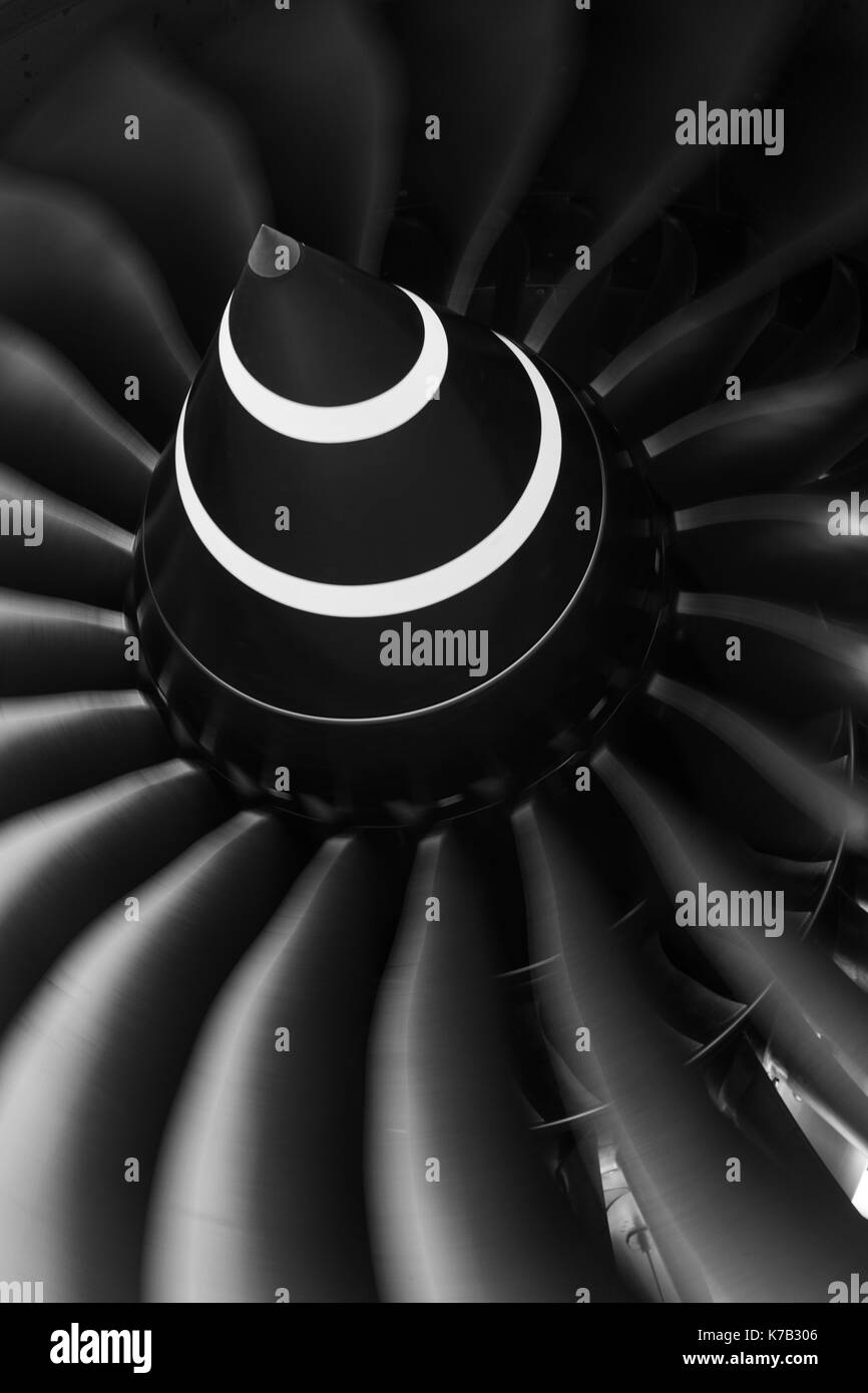 Immagine in bianco e nero di un congegno di rotazione Rolls Royce Trent motore turbofan. Foto Stock