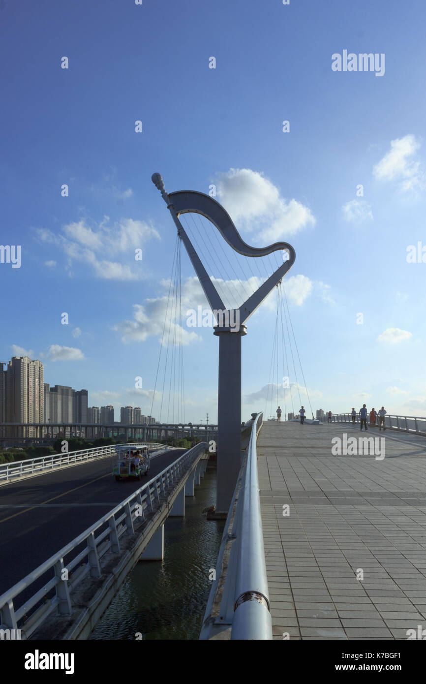 Xiamen, Cina - 12 lug 2014: ARPA ponte nel giardino di xiamen expo Foto Stock