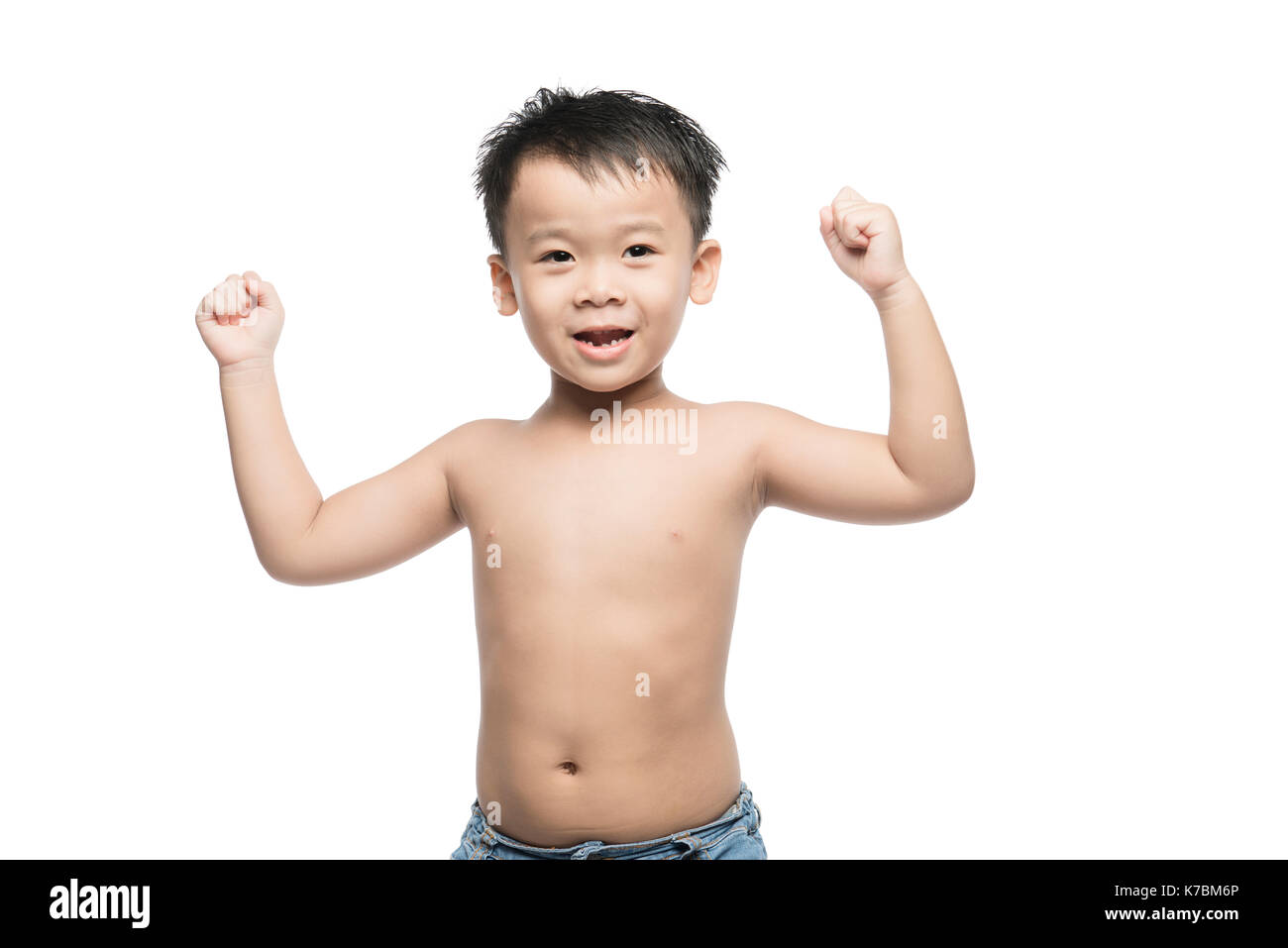 Vista posteriore della muscolatura giovane ragazzo che mostra retro, muscoli bicipite Foto Stock