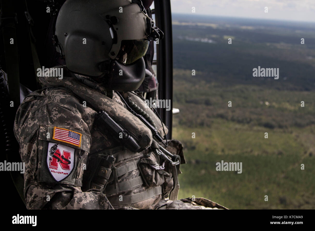 Un esercito di Nebraska Guardia Nazionale UH-72 Lakota elicottero equipaggio Foto Stock