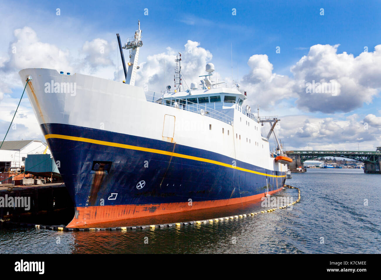 La pesca commerciale nave ancorata in nave canal a Seattle, WA Foto Stock