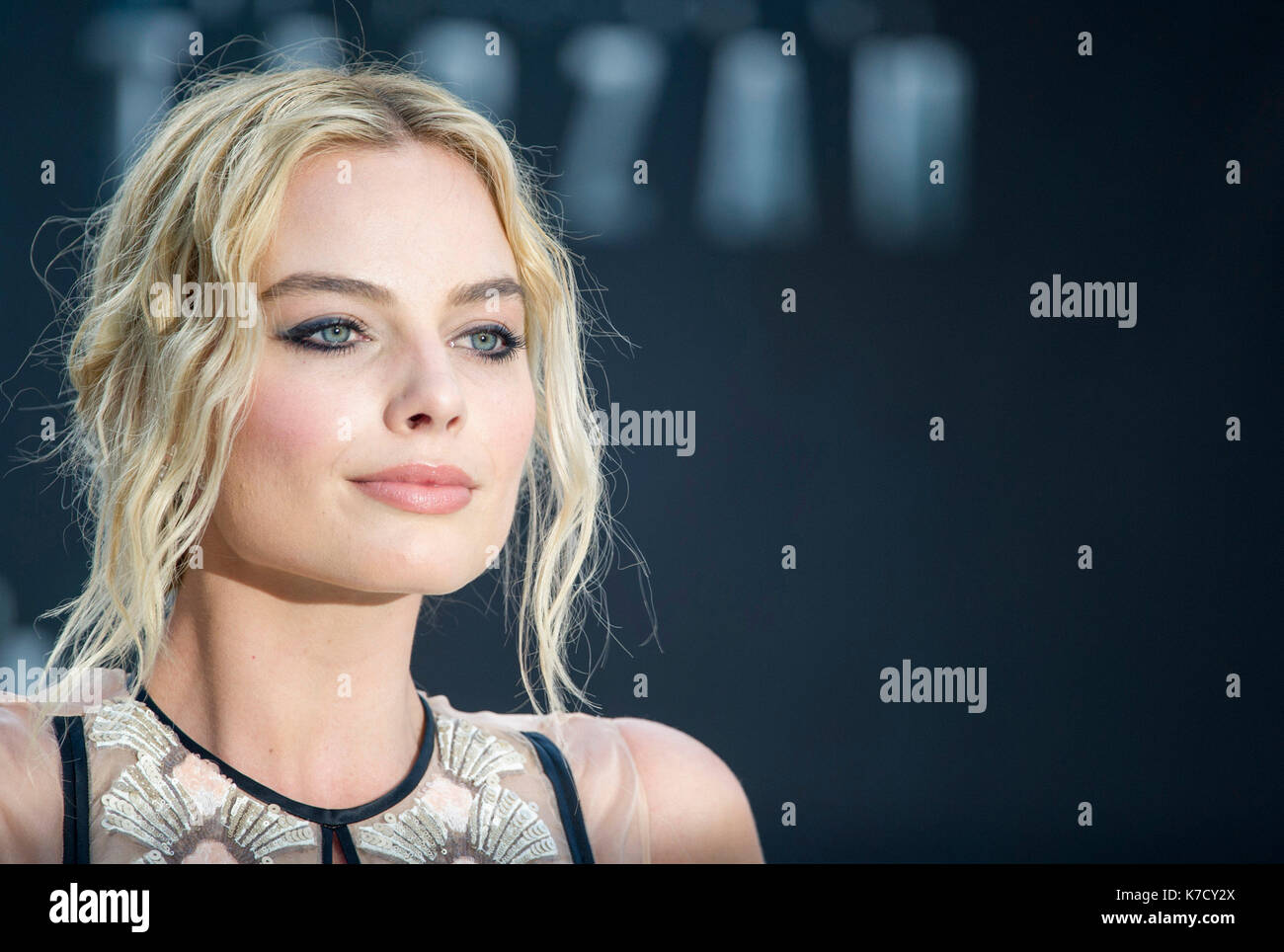 La Foto Deve Essere Accreditata ©Su Alpha Press 080004 06/05/2016 Margot Robbie The Legend Of Tarzan Premiere Odeon Leicester Square London Foto Stock