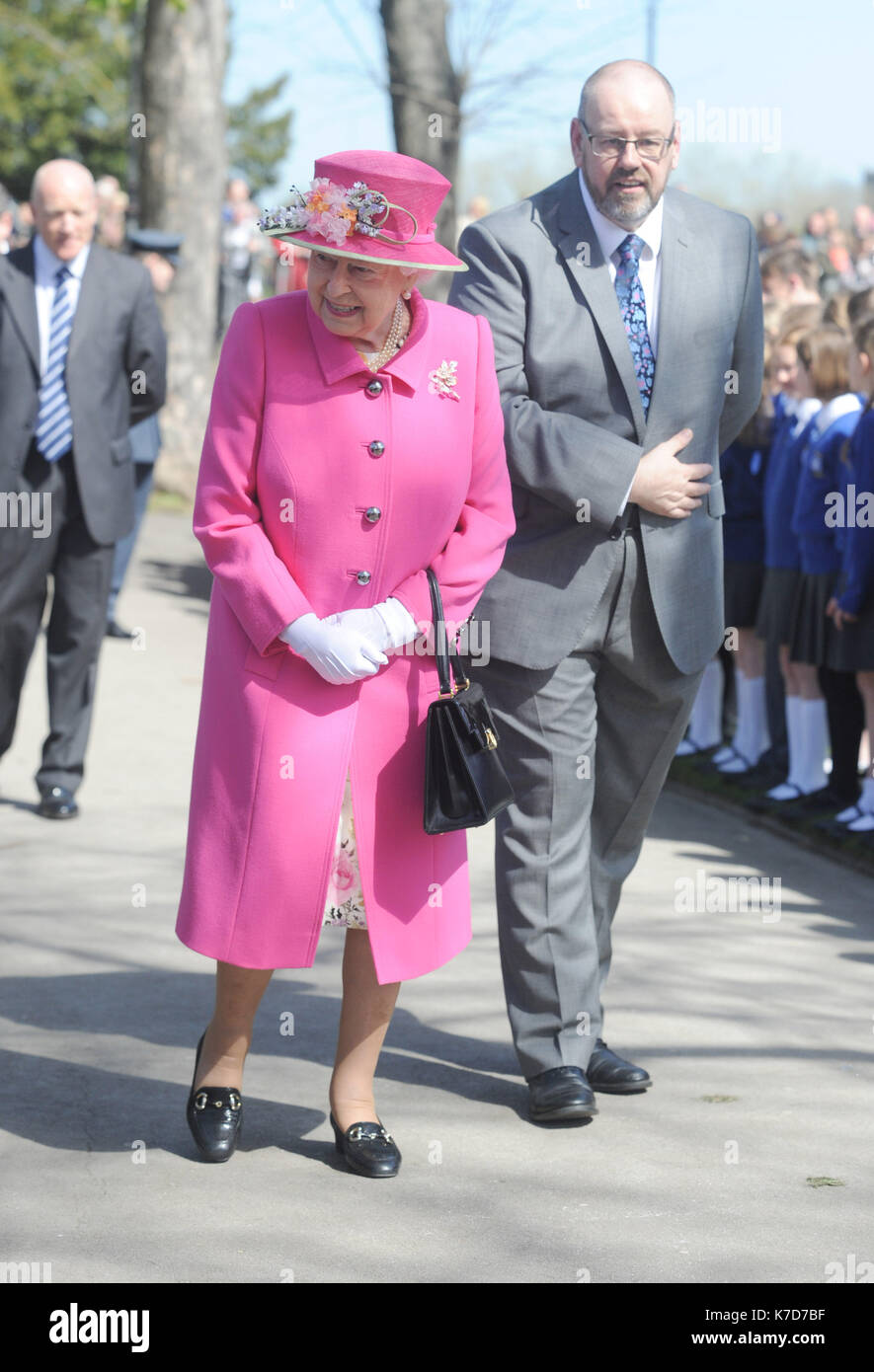 La foto Deve Essere Accreditata ©Kate Green/Alpha Press 079965 20/04/2016 Queen Elizabeth II all'Apertura ufficiale della nuova Bandstand nei Giardini Alexandra di Windsor Foto Stock