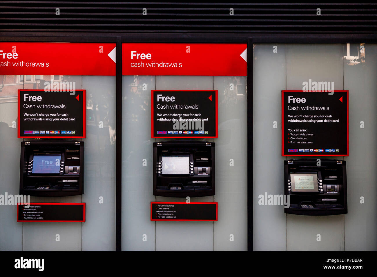 Le macchine ATM, la City of London, Londra, Regno Unito Foto Stock