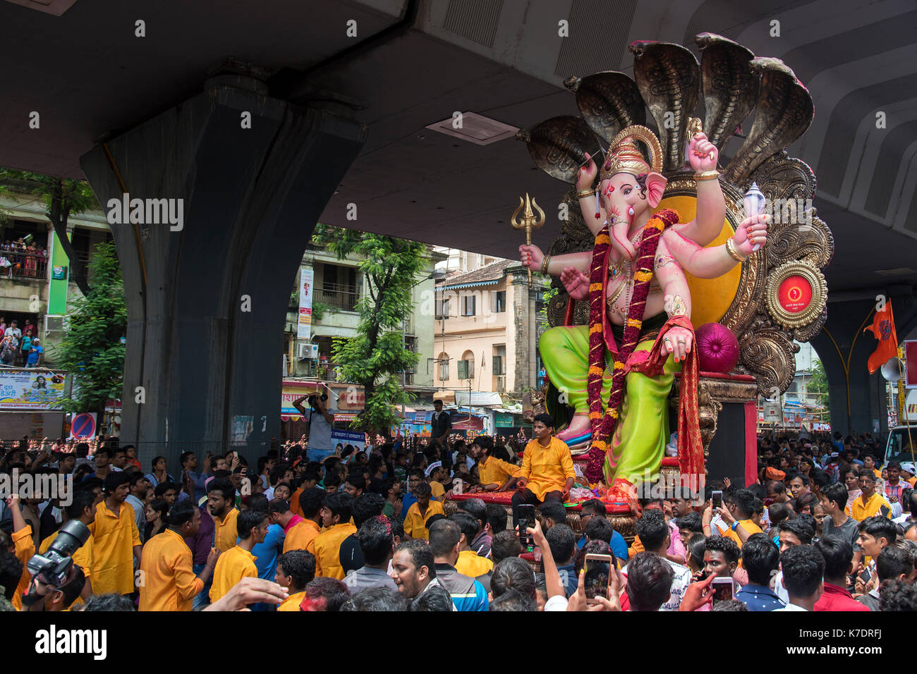 L'immagine di Ganpati o testa di elefante signore sul modo per immersione a lalbaug, .Mumbai, India Foto Stock