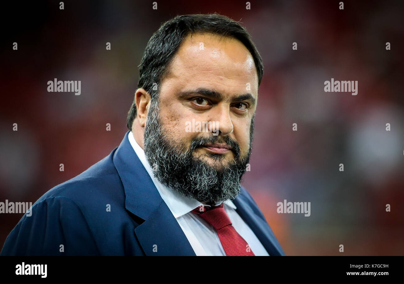 Pireo, Grecia - Sempteber 12, 2017: Evangelos Marinakis presidente di Olympiacos durante la UEFA Champions League tra Olympiacos vs Sportin Foto Stock