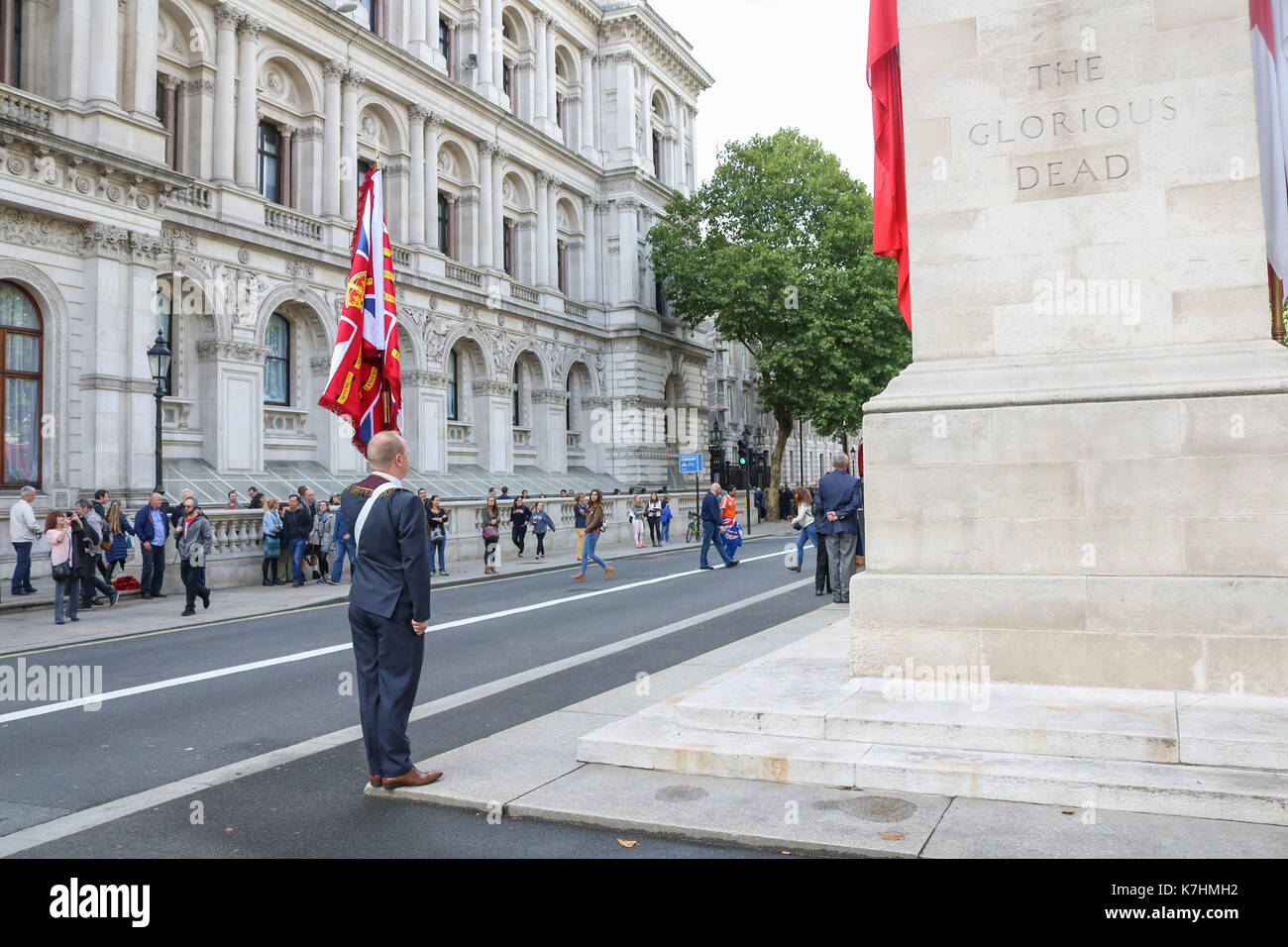 Londra Regno Unito. Il 16 settembre 2017. Apprentice Boys Marching Band prendere parte in una ghirlanda di cerimonia di posa da lealisti presso il cenotafio in whitehall per commemorare la prima guerra mondiale la battaglia delle somme e nella memoria del Signore carson. sir Edward carson, era un unionista irlandese politico che è diventato il leader dell'unionista irlandese alliance e ulster partito unionista tra 1910 e 1921 Foto Stock