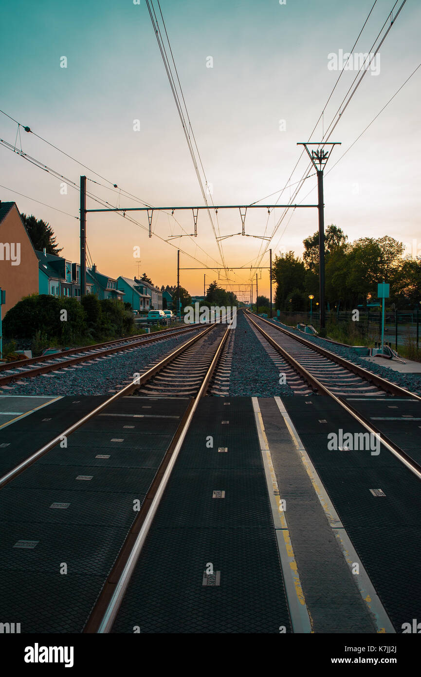 Linea ferroviaria con tramonto, Lussemburgo Foto Stock