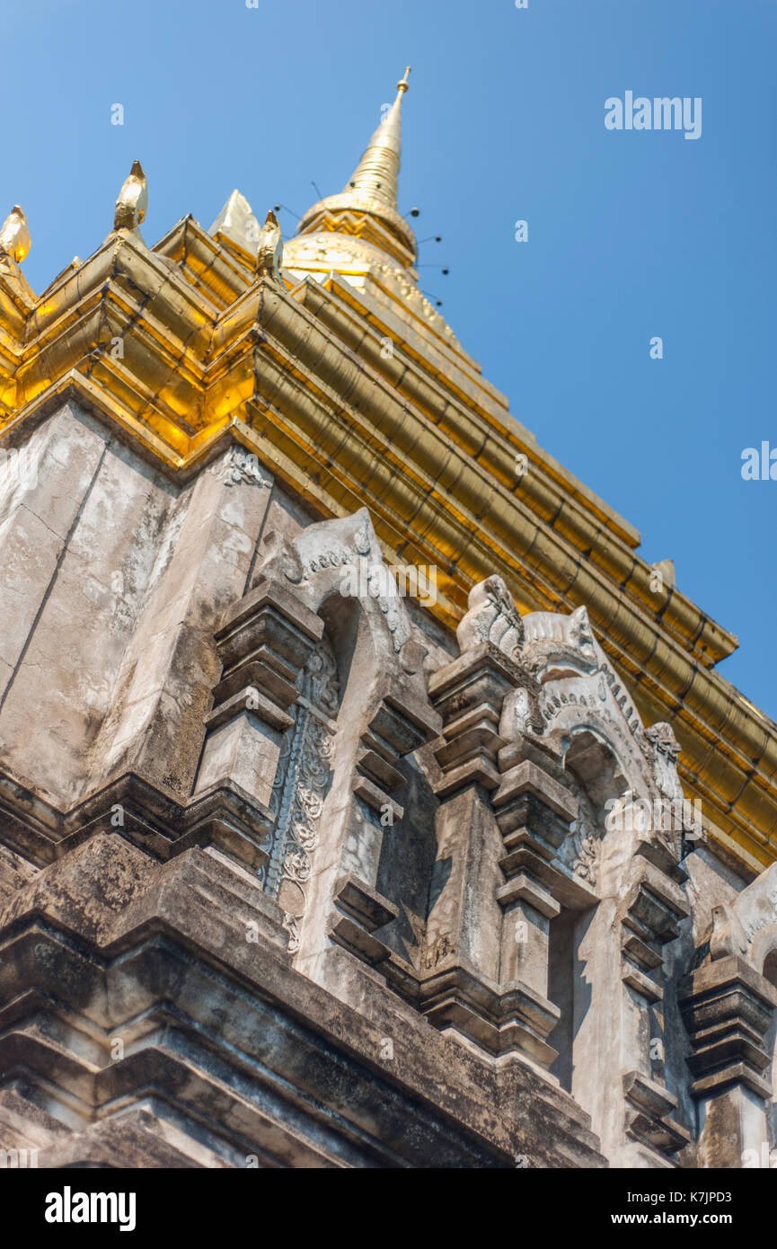 Chedi Chang Lom (Elephant Chedi) di Wat Chiang Man, Chiang mai, Thailandia, Sud-est asiatico Foto Stock