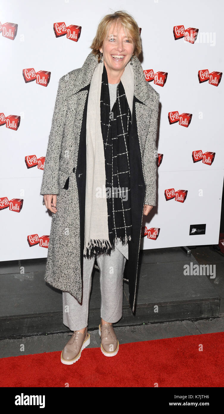 La Foto Deve Essere Accreditata ©Kate Green/Alpha Press 079965 01/06/2015 Emma Thompson Guys And Dolls Press Night Savoy Theatre London Foto Stock