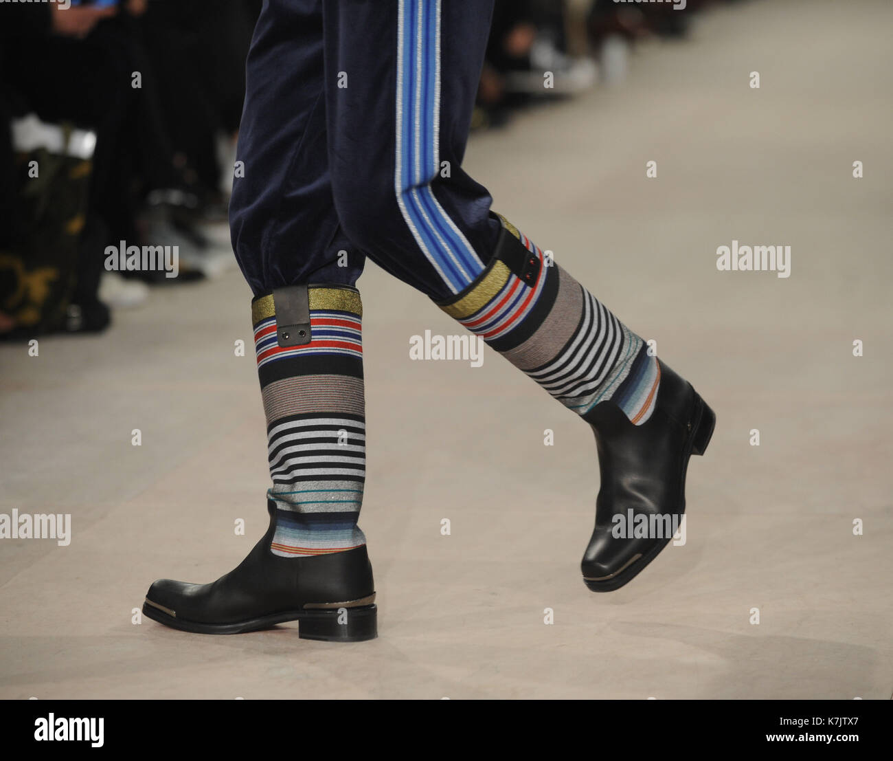 Stivali da pioggia striati immagini e fotografie stock ad alta risoluzione  - Alamy