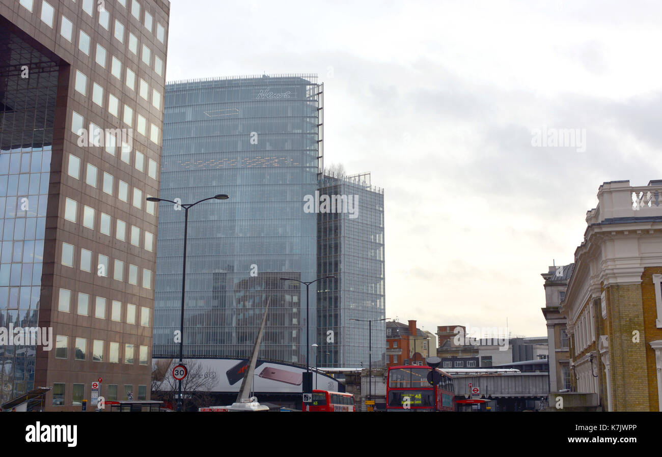 La foto Deve Essere Accreditata ©Alpha Press 066465 23/01/2016 News UK Business Offices in the News Building at 1 London Bridge Street in London home of News Corp UK & Ireland Limited. Foto Stock