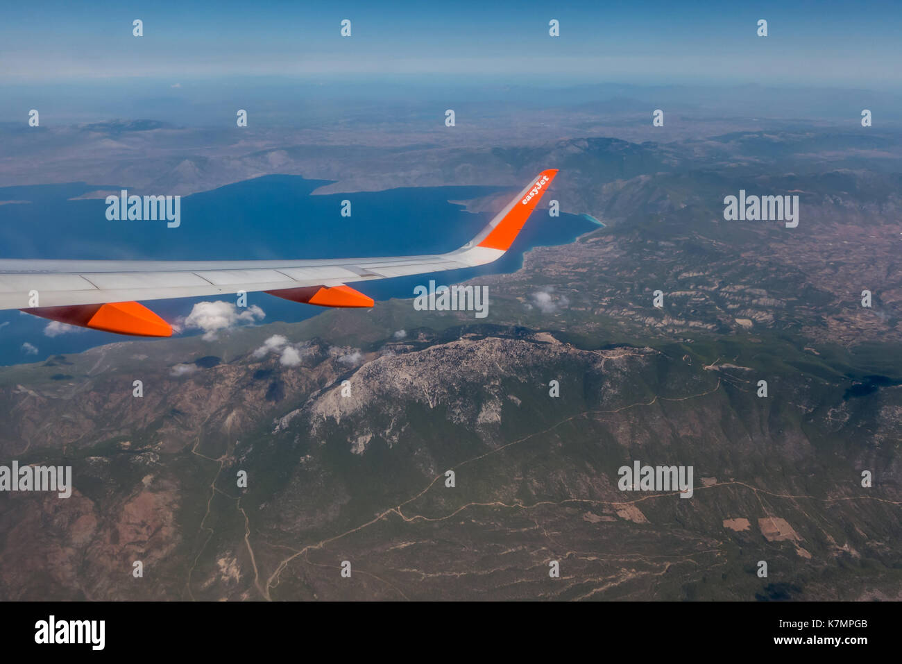 Vista aerea di Atene e attica presi da un aeroplano finestra Foto Stock