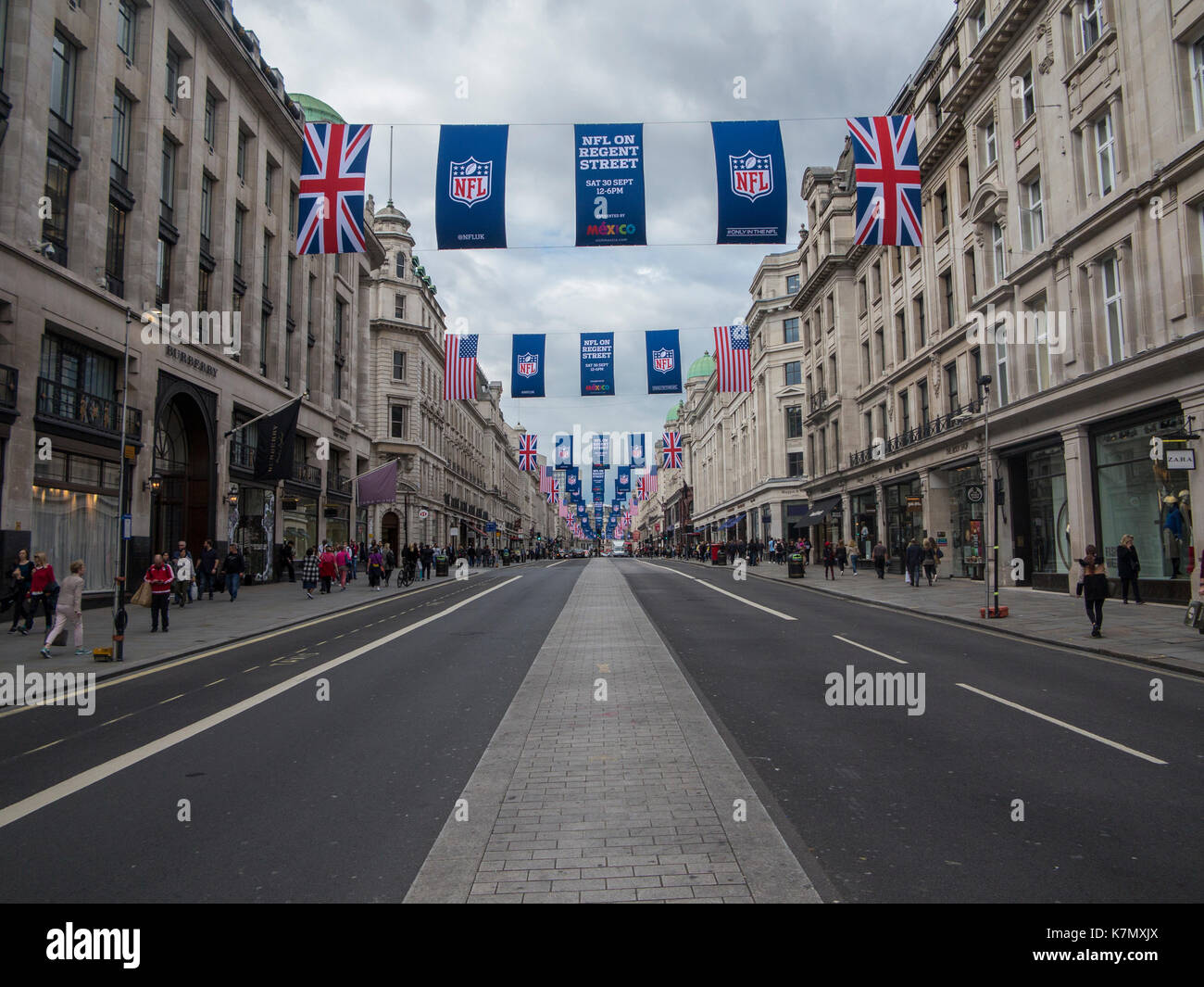 NFL flag su un vuoto di Regent Street Foto Stock