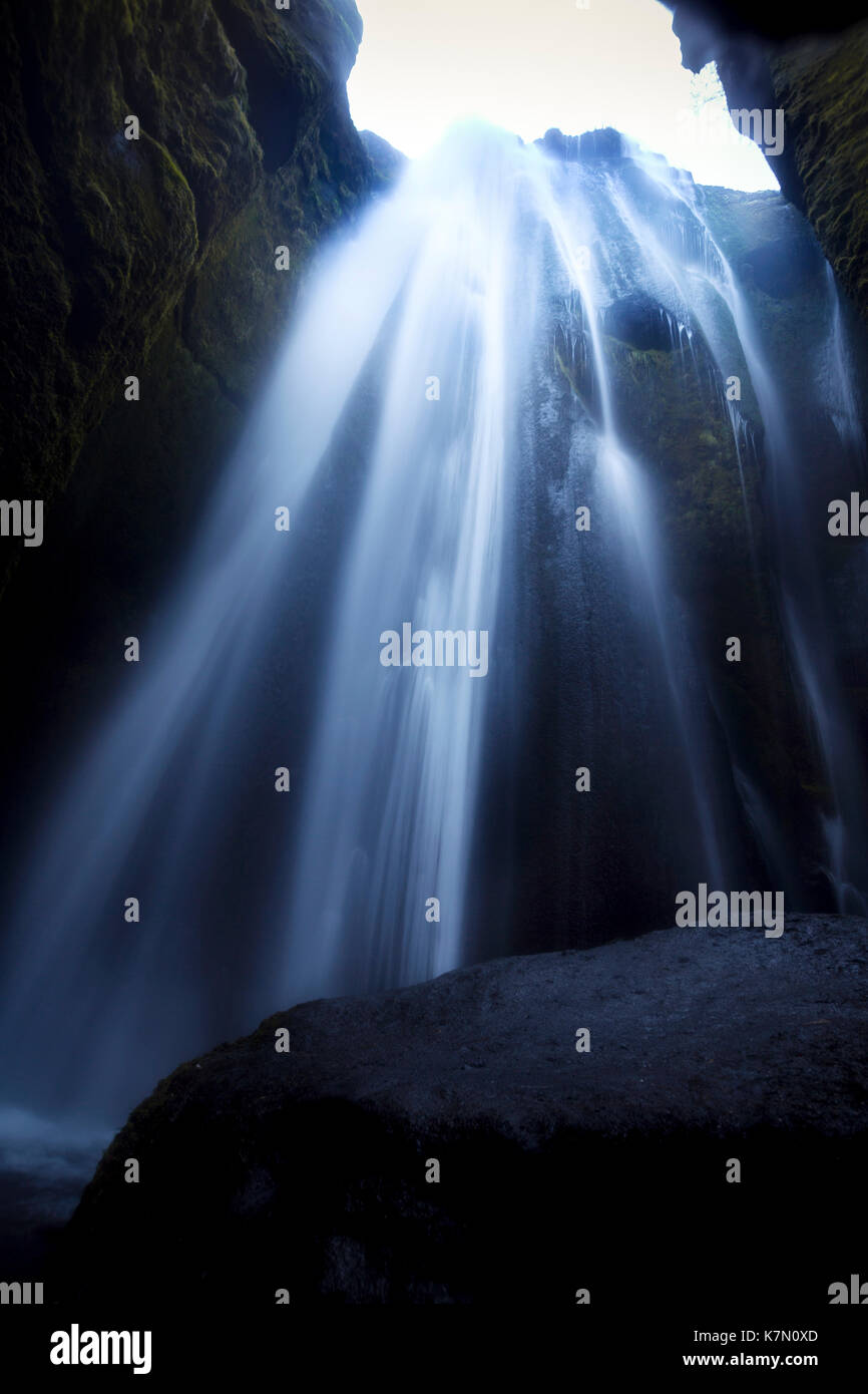 Cascata di Gljúfrabúi vicino al Seljalandsfoss, Rangárþing eystra, Suðurland, Islanda Foto Stock