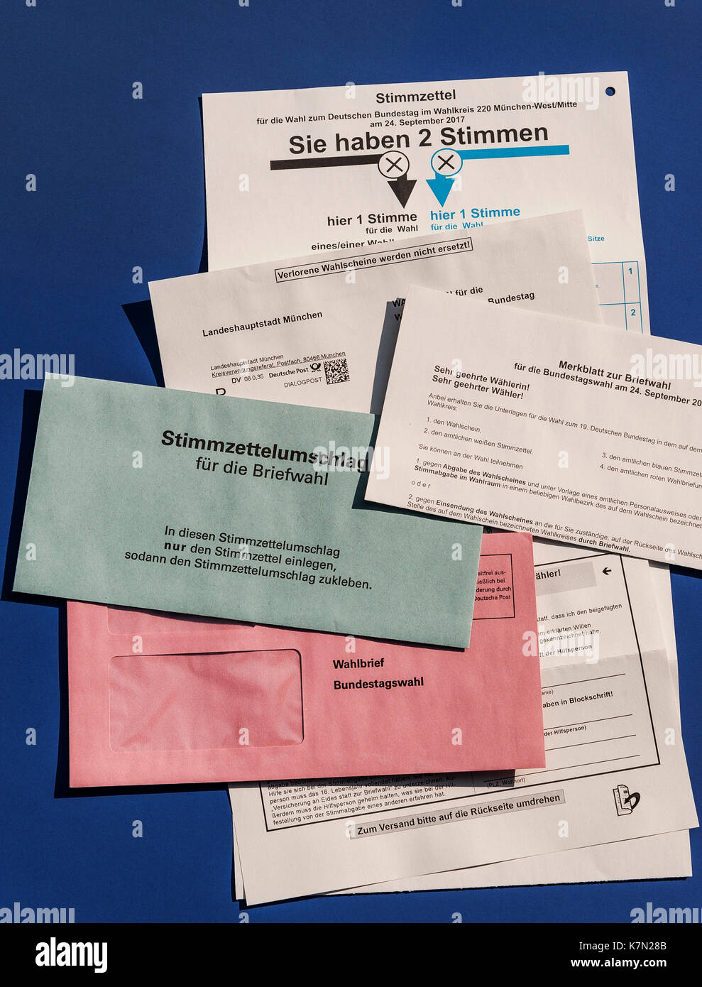 Elezioni del Bundestag, il voto postale, votazione Lettera, Lettera di voto voto, busta, buste, informazioni di voto Foto Stock