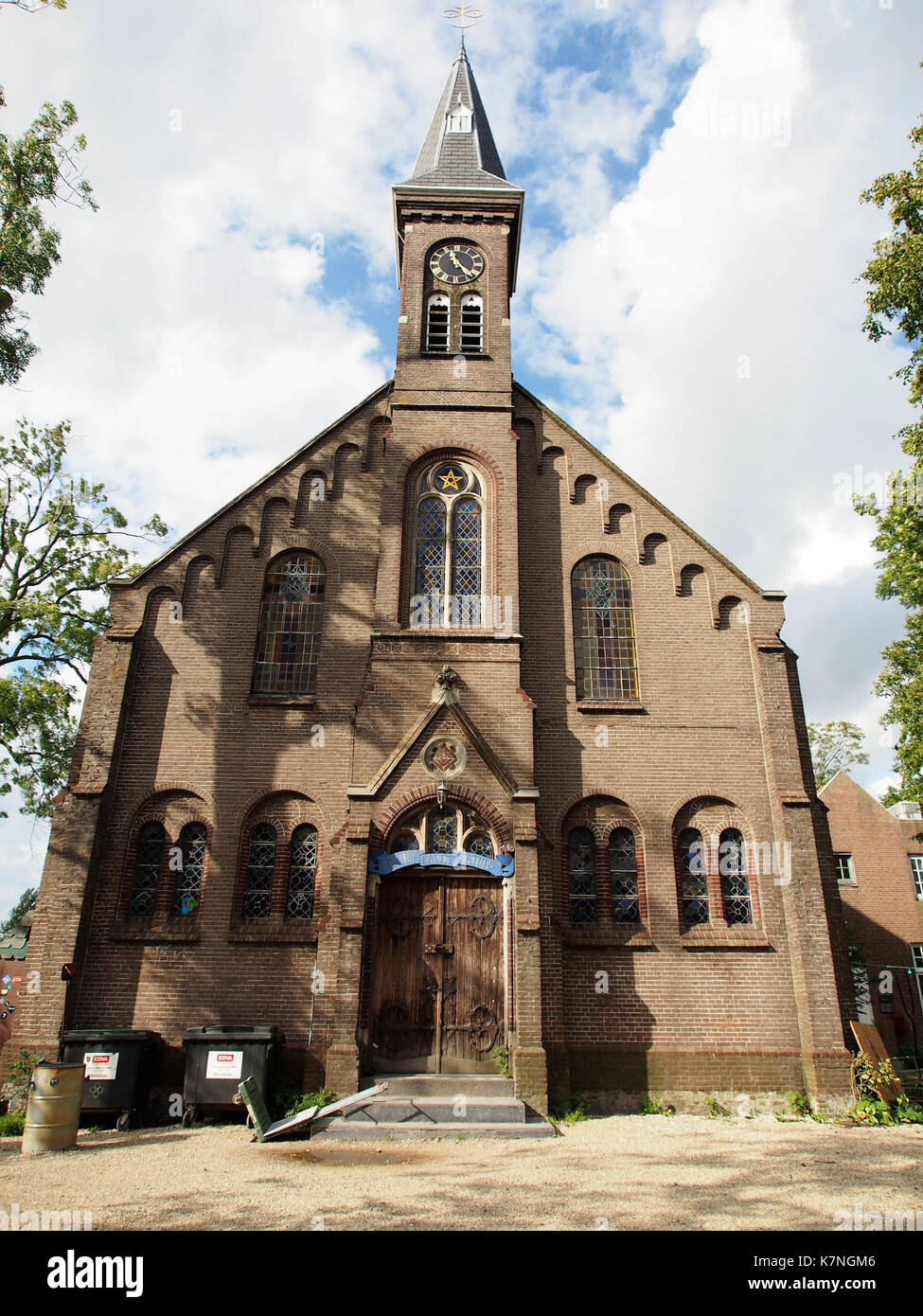 Ruigoord è un villaggio nel comune di Amsterdam, situato nella parte occidentale della città. Conosciuta per la sua scena culturale unica, è diventata un centro di espressione artistica e stili di vita alternativi. Foto Stock