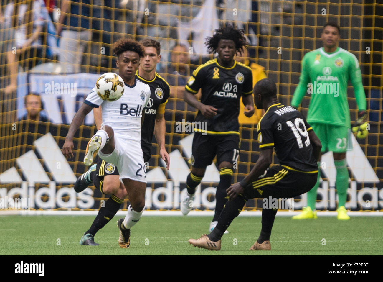 Vancouver, Canada. 16 Settembre, 2017. Yordi Reyna (29) di Vancouver Whitecaps, con sfera di fronte al Columbus obiettivo. Punteggio finale 2-2. Vancouver Whitecaps vs Columbus Crew, BC Place Stadium. © Gerry Rousseau/Alamy Live News Foto Stock