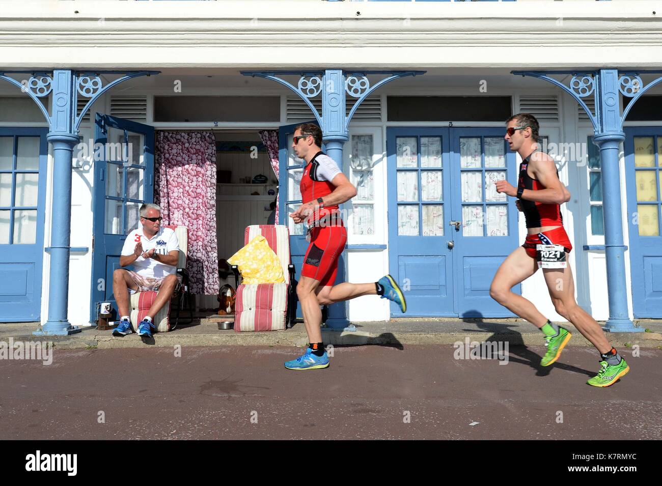 Ironman 70,3 concorrente durante la fase di esecuzione. Credito: finnbarr webster/alamy live news Foto Stock