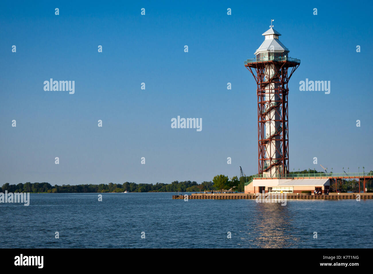 Il bicentenario Tower è una torre di osservazione situato in Erie in Pennsylvania vantano viste panoramiche del Lago Erie, Presque Isle e il centro cittadino di Erie. Foto Stock