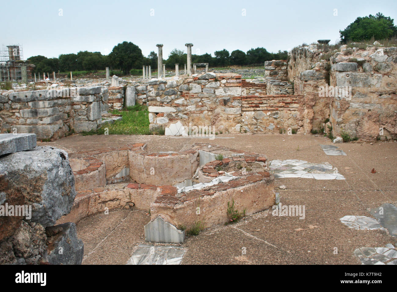 Sito archeologico di Philippi. Questa parte dello scavo proviene dalla zona conosciuta come casa del Vescovo. Philippi fu visitato dall'apostolo Paolo nella Bibbia. Foto Stock