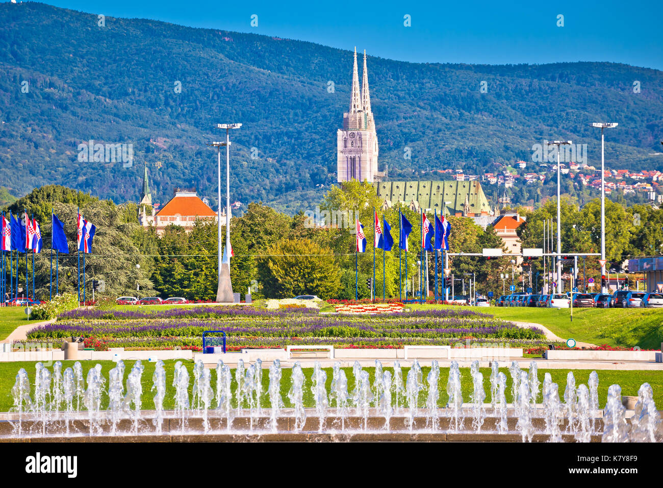 Fontane e paesaggio urbano nella città capitale di Zagabria, Croazia Foto Stock