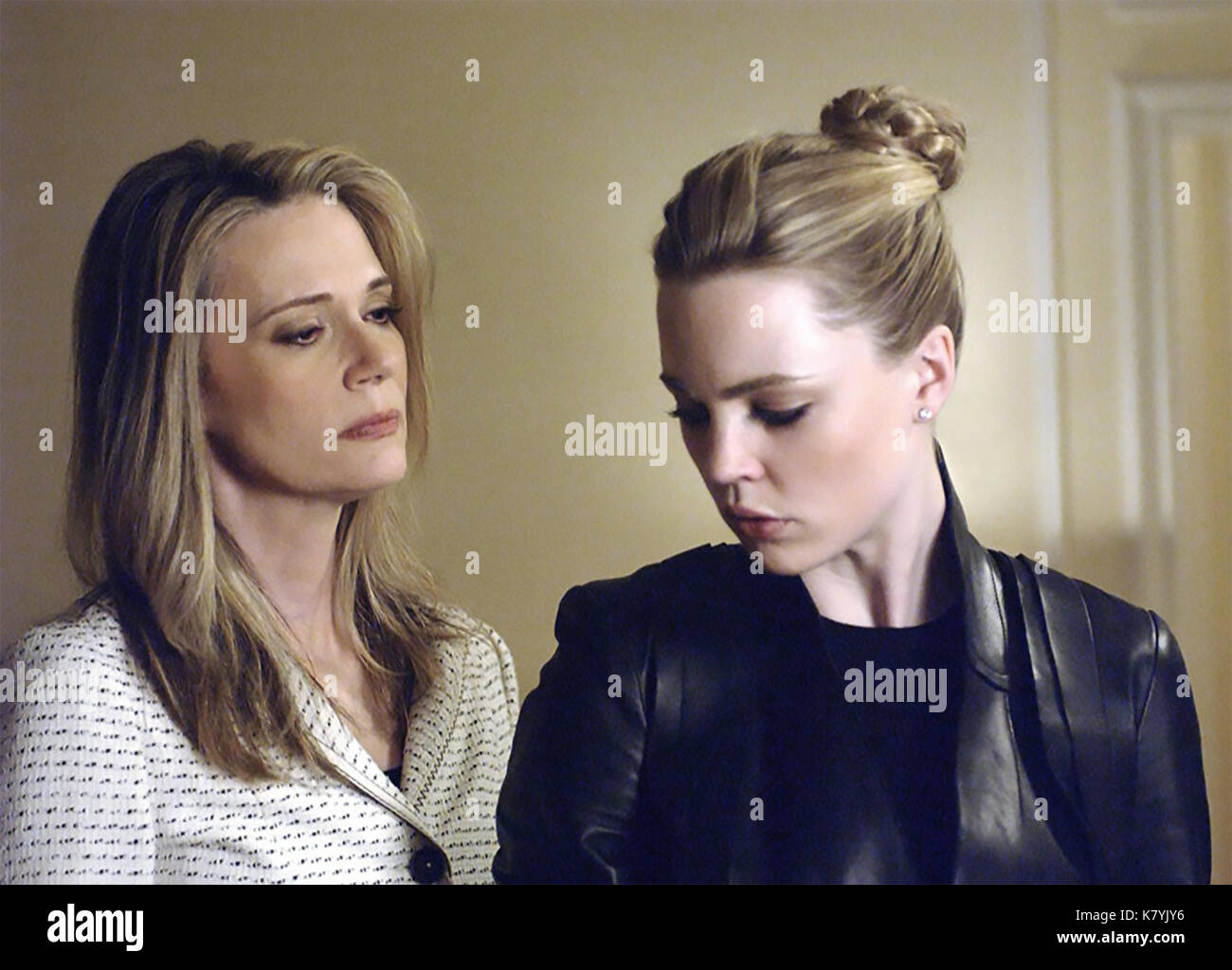 Alias 2001-2006 serie Touchstone Television con Melissa George a destra e  Peggy Lipton Foto stock - Alamy