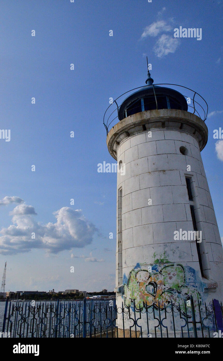 Vecchia torre faro vicino il rumeno Mar Nero Foto Stock