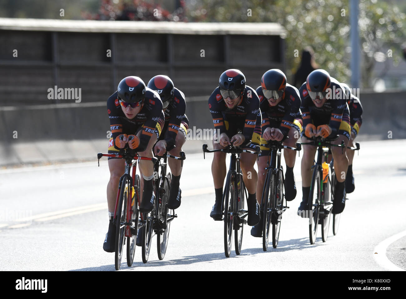 Team Sparebanken Sør, un norvegese del team continentale tra i primi a partire squadre del team crono evento. Foto Stock
