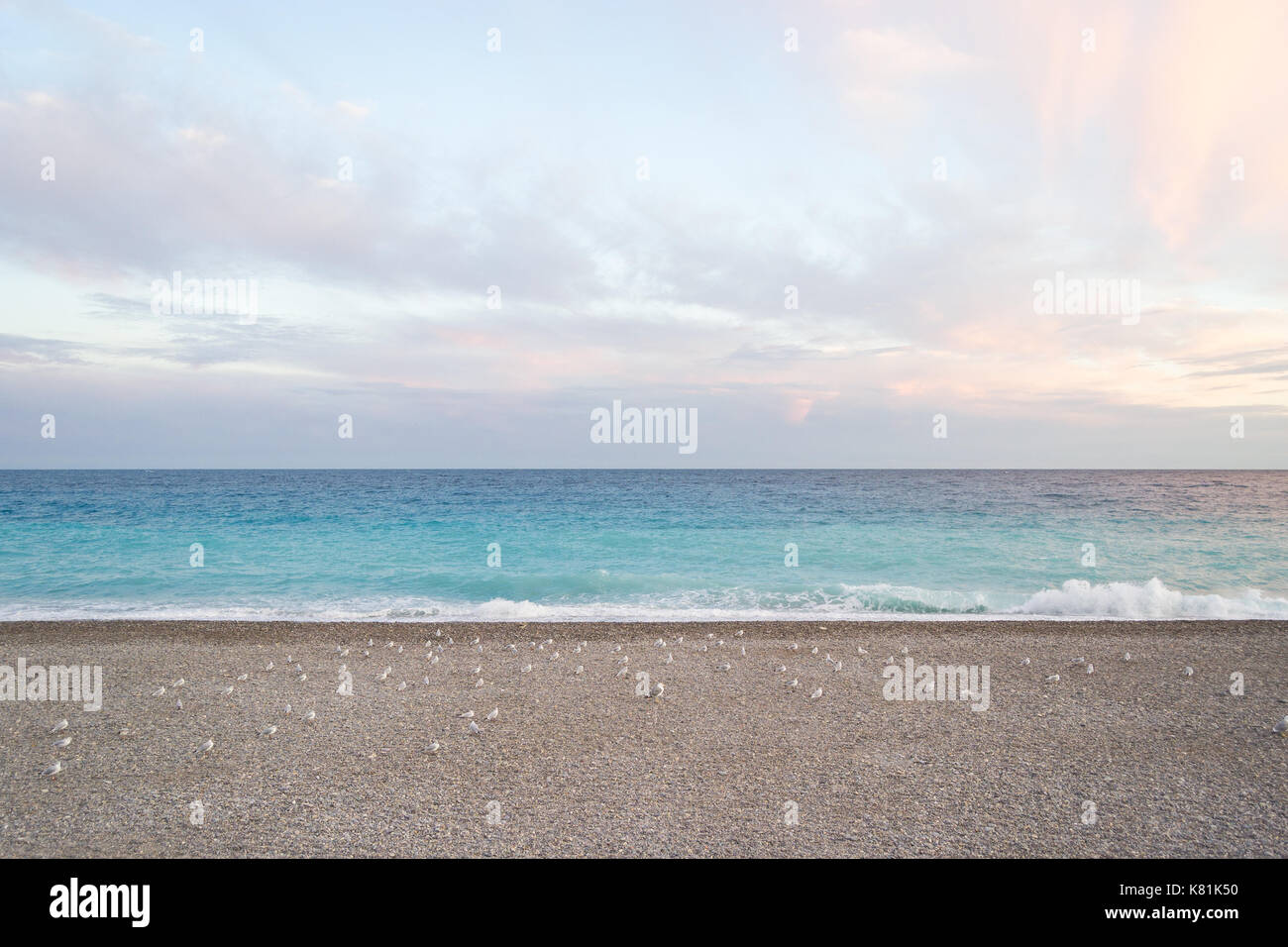 Il lungomare e la spiaggia di Nizza, Francia Foto Stock