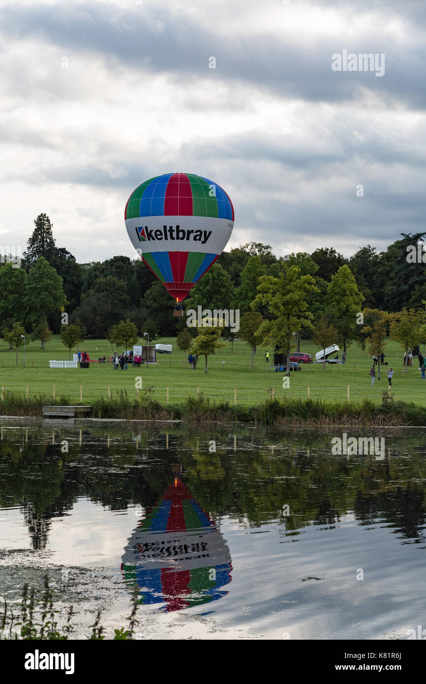 Longleat Sky Safari presso Loingleat parco di safari in Warminster Wilts. Foto Stock