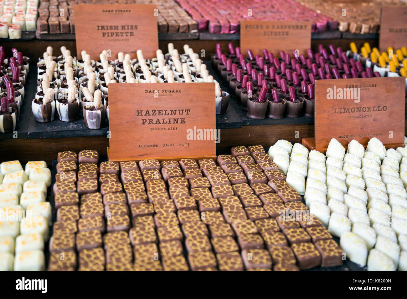 Cioccolatini e praline al buio zuccheri cacao House a Brick Lane, London, Regno Unito Foto Stock