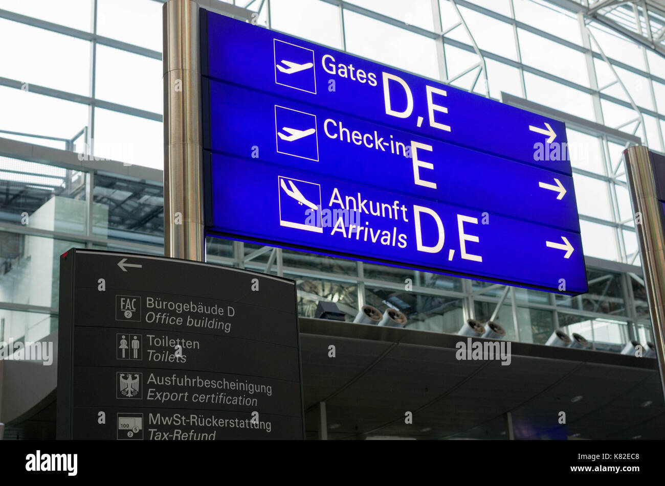 Francoforte, Germania - 07 aprile 2017: all'interno dell'aeroporto di Francoforte. Foto Stock