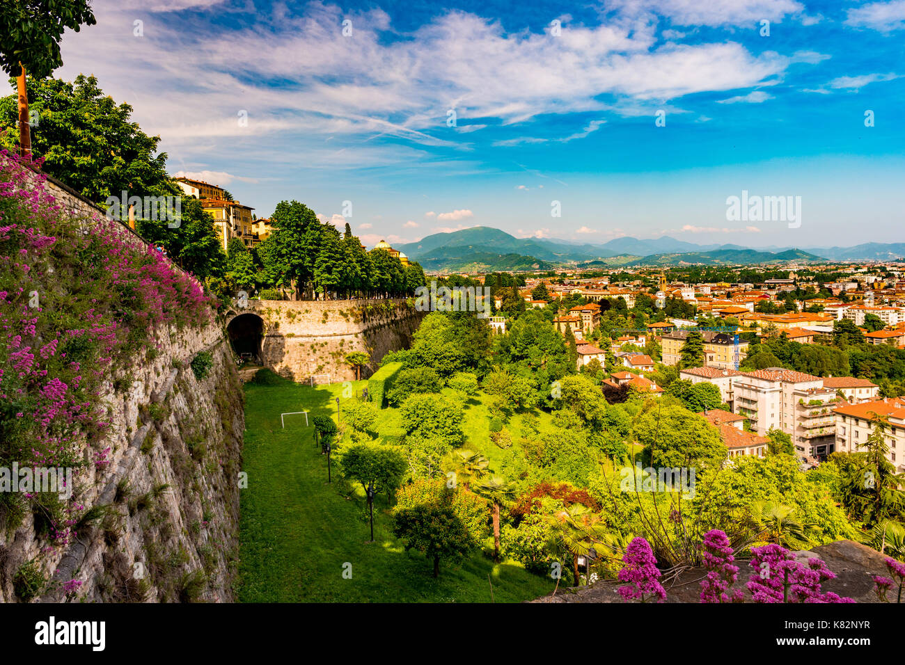 Vista panoramica della città alta, old town. bergamo Foto Stock