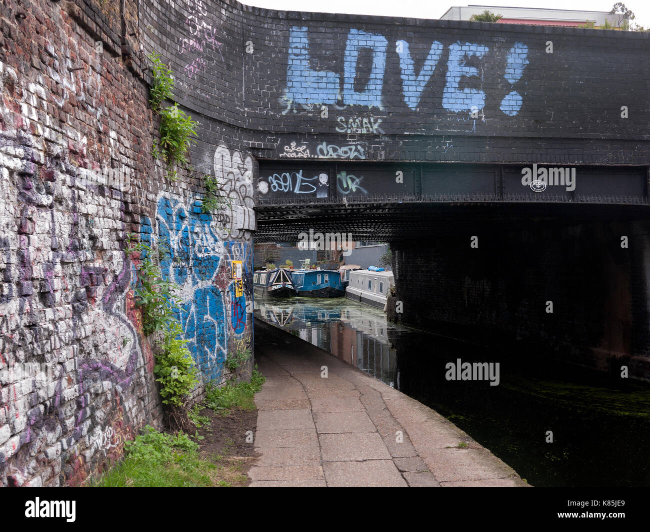 Alzaia del Grand Union Canal a Hackney LONDON REGNO UNITO Foto Stock