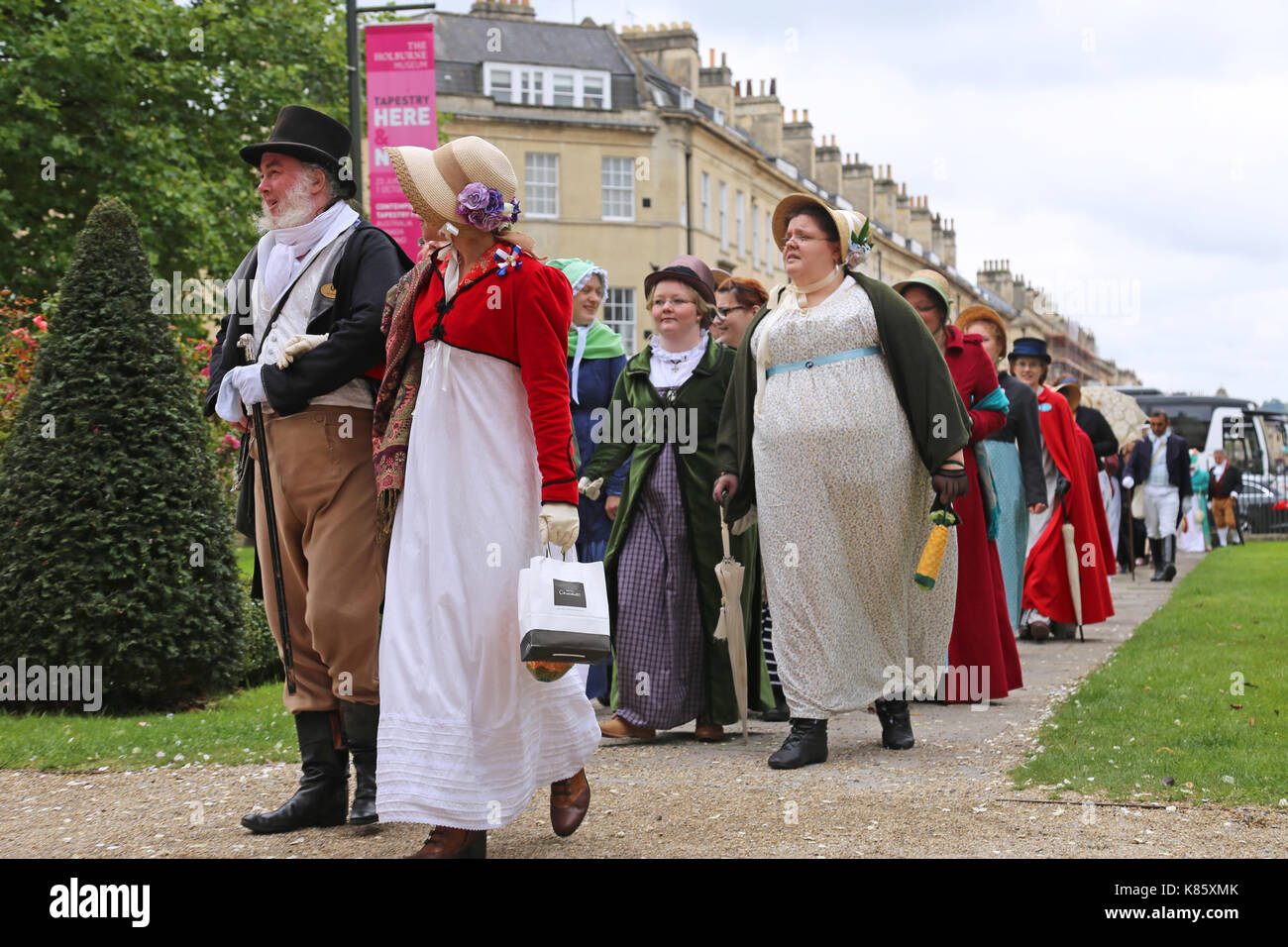 Jane Austen Festival. 8th-17th Settembre 2017. Bagno, Somerset, Inghilterra, Regno Unito, Europa. Regency Mini-Promenade in costume all'Holburne Museum, domenica 17 settembre 2017. Ultimo giorno del festival che quest anno ricorre il bicentenario della Jane Austen's morte. Credito: Ian bottiglia/Alamy Live News Foto Stock