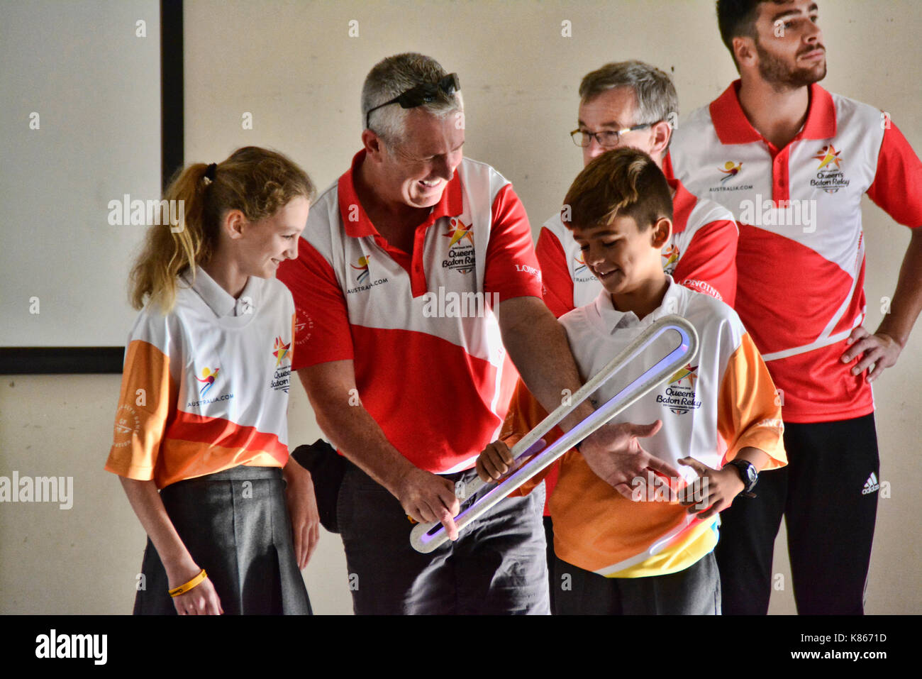 Gibilterra. Xviii Sep, 2017. Il Queens baton relay arrivati sulla Rocca di Gibilterra. Domenica. il testimone è stato preso per le scuole locali oggi lunedì come parte del tour che vedrà una grande parte della comunità che vedrà il testimone presa attraverso il centro della città su martedì. Credito: stephen ignacio/alamy live news Foto Stock