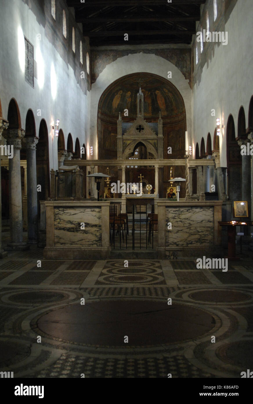 Italia. Roma. basilica di Santa Maria in Cosmedin. 8th-11th secoli. interno. Foto Stock
