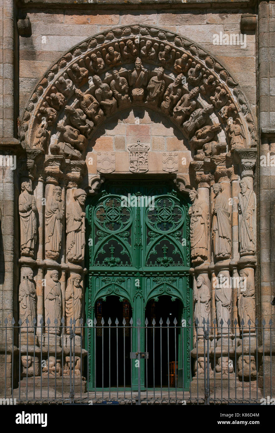 Chiesa di San Martin (15 ° secolo), porta con i dodici apostoli, Noya, la Coruna provincia, Regione di Galizia, Spagna, Europa Foto Stock