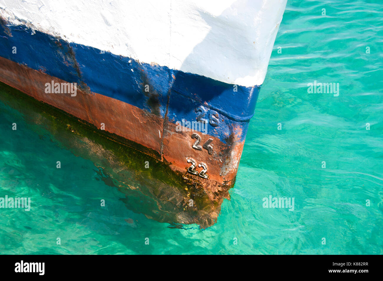 Progetto di segni su una nave - linea di galleggiamento i numeri sulla prua e poppa di una nave Foto Stock