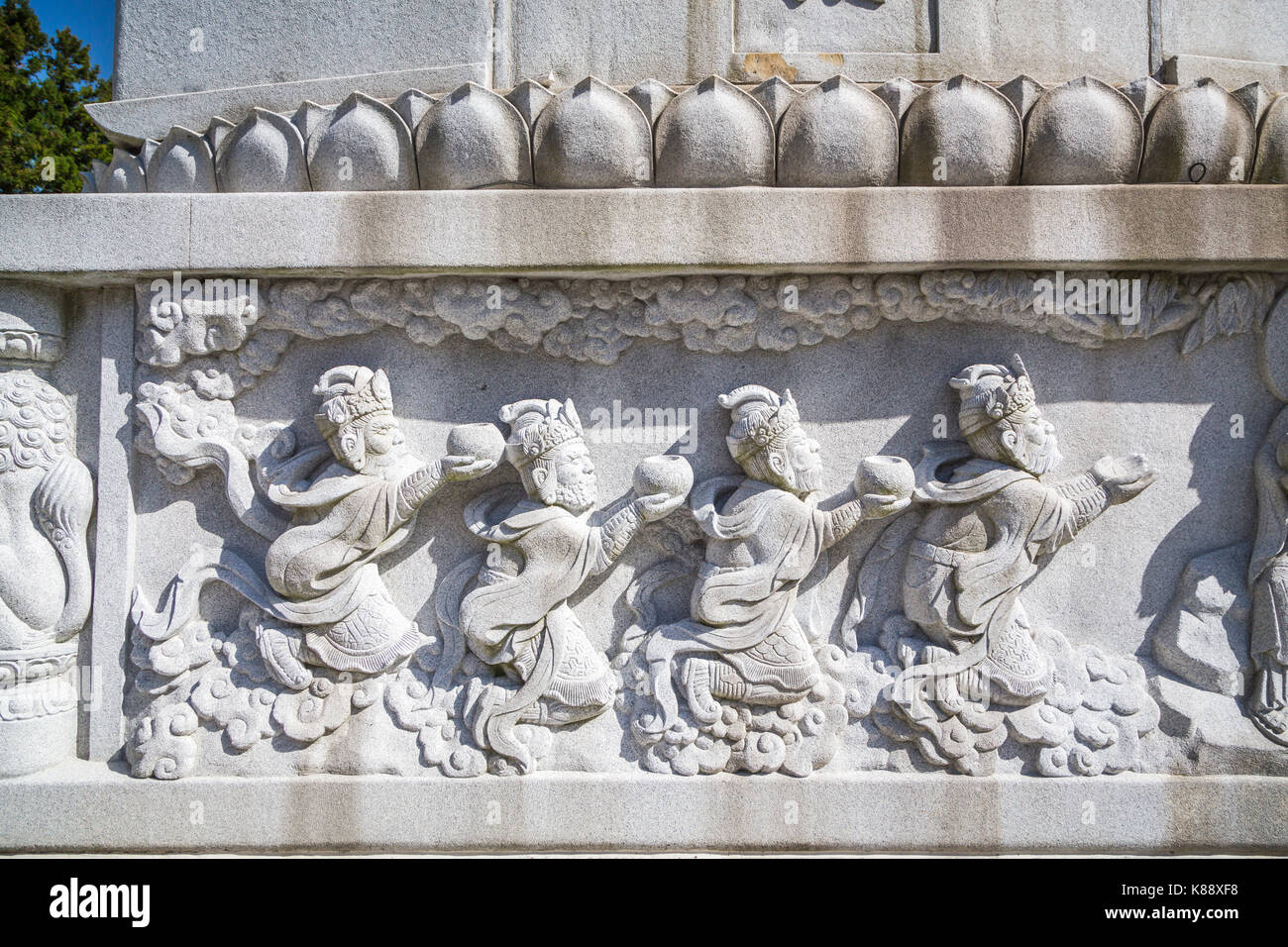 Il Tempio Gwaneumsa al piede di Mt. Halla in Ara-dong nella città di Jeju, Jeju Island, Corea del Sud, Asia. Foto Stock