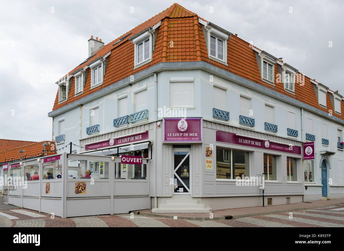 Le Loup de Mer ristorante di pesce nel Pas-de-Calais villaggio di Audresselles nel nord della Francia Foto Stock