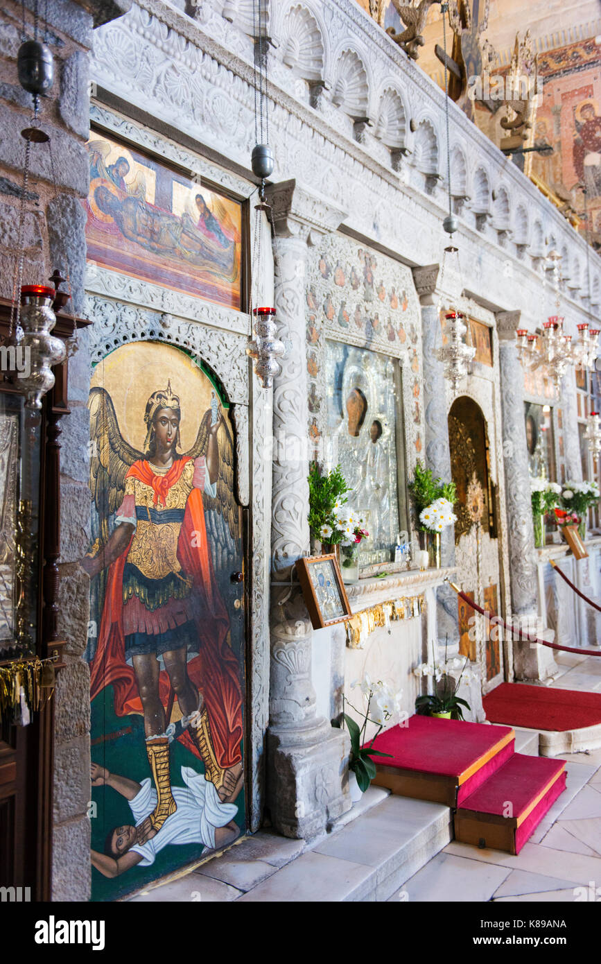 L'iconostasi interno panagia ekatontapiliani, conosciuta anche come la chiesa di 100 porte. una chiesa bizantina risalente al IV secolo d.c. Foto Stock