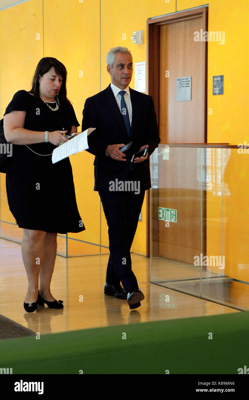 New York, NY, Stati Uniti. 18th settembre 2017. Rahm Emmanuel, sindaco di Chicago partecipa al C40 Talks Day 1held presso il New York Times Building il 18 settembre 2017 a New York City. Credito: Mpi43/Media Punch/Alamy Live News Foto Stock