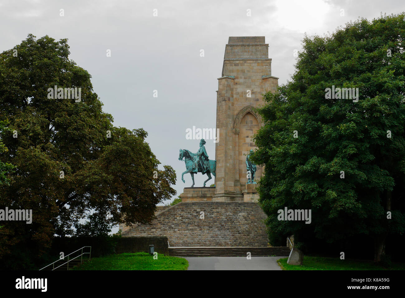 Kaiser-Wilhelm-Denkmal in Dortmund-Syburg, Ruhrgebiet, Renania settentrionale-Vestfalia, Kaiser Wilhelm I., rechts Otto von Bismarck Foto Stock