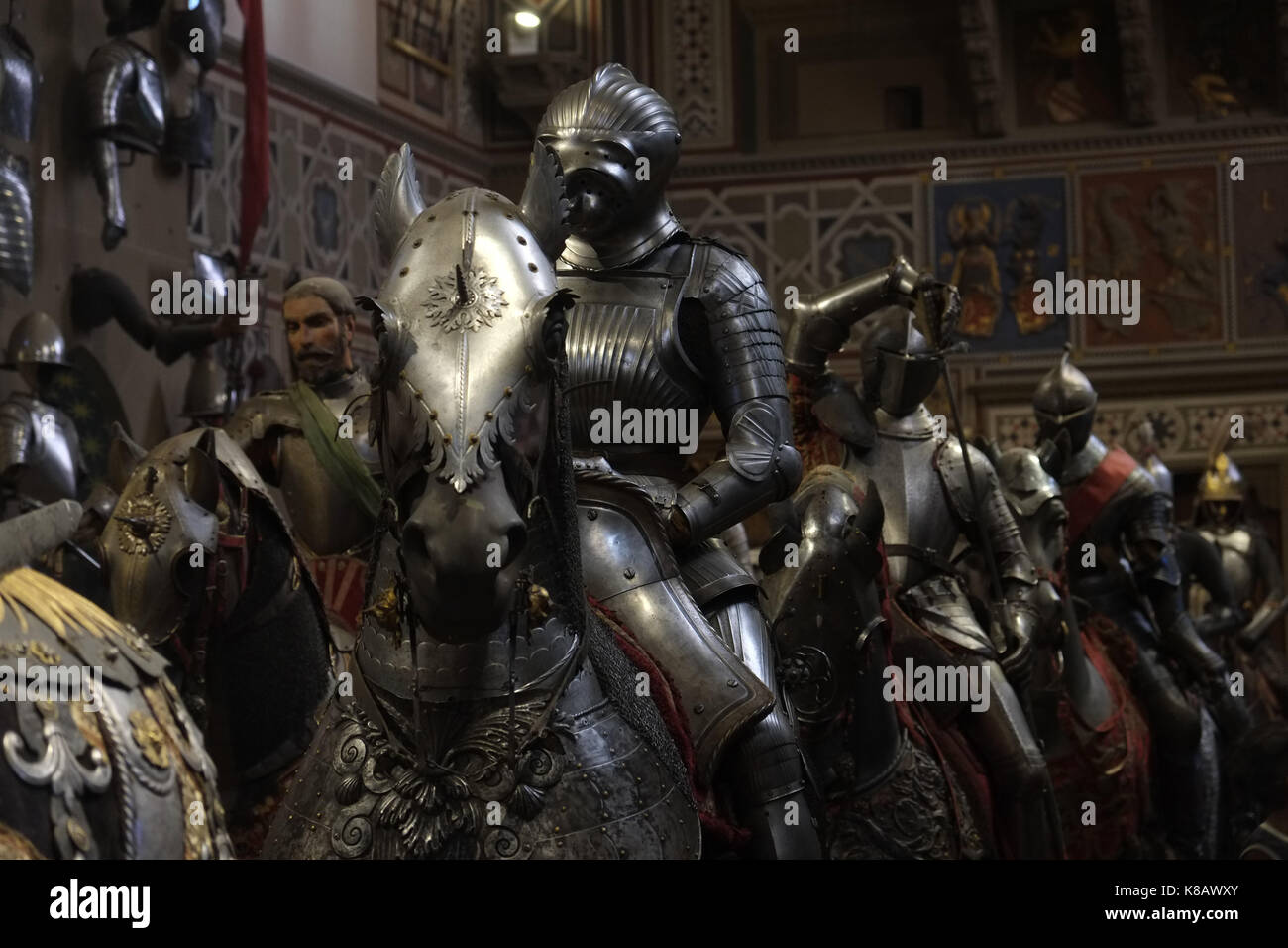 Un gruppo di soldati di metallo. Museo Stibbert di Firenze, Italia. Foto Stock