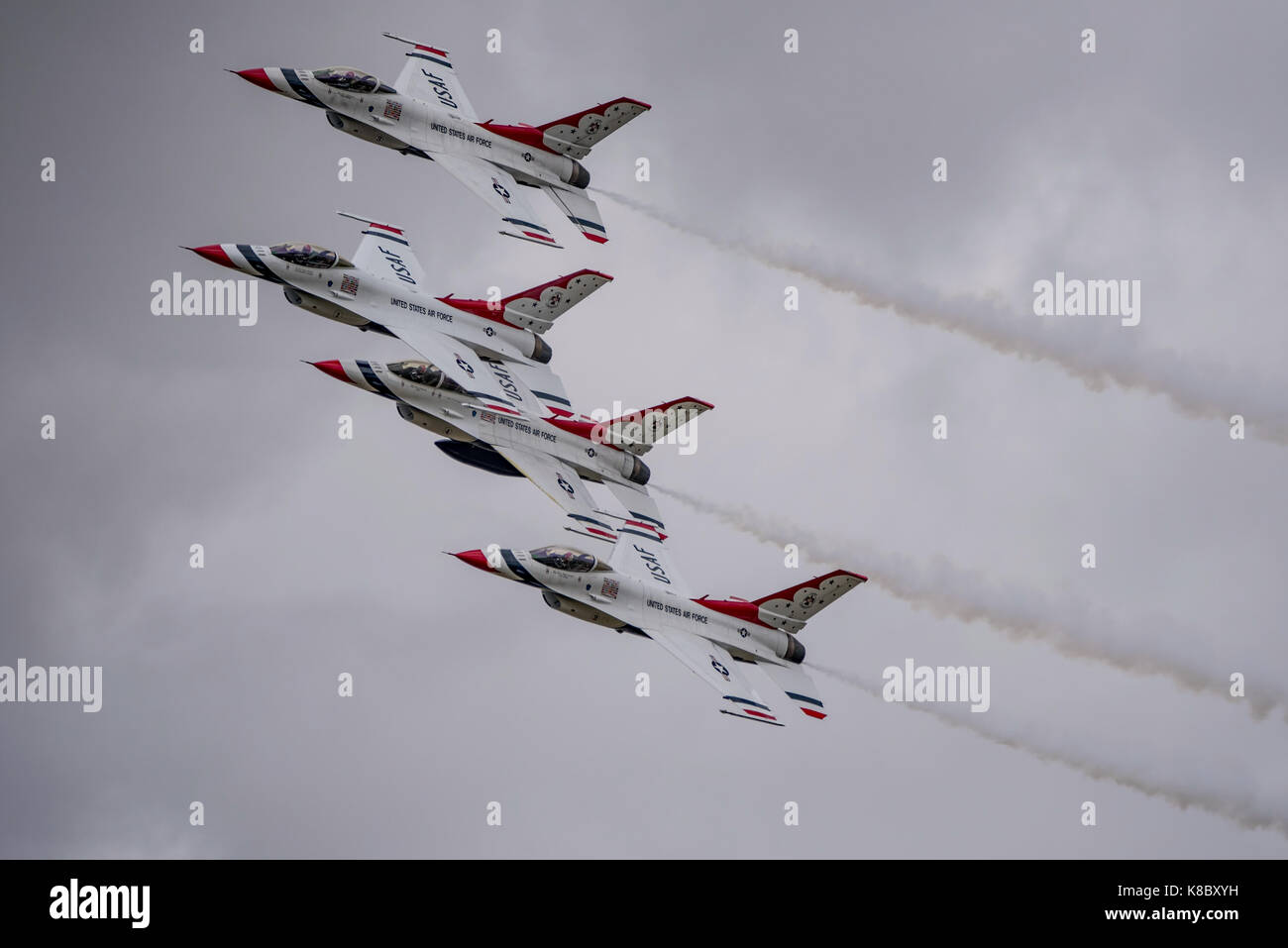 La United States Air Force Thunderbirds Team Display a 2017 Royal International Air Tattoo, RAF Fairford, nel Regno Unito il 14 luglio 2017. Foto Stock